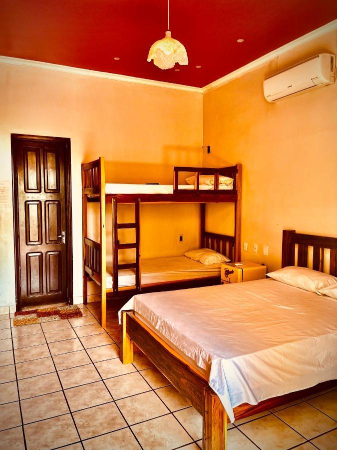 Dom Alberto Hostel Corumbá Exteriör bild