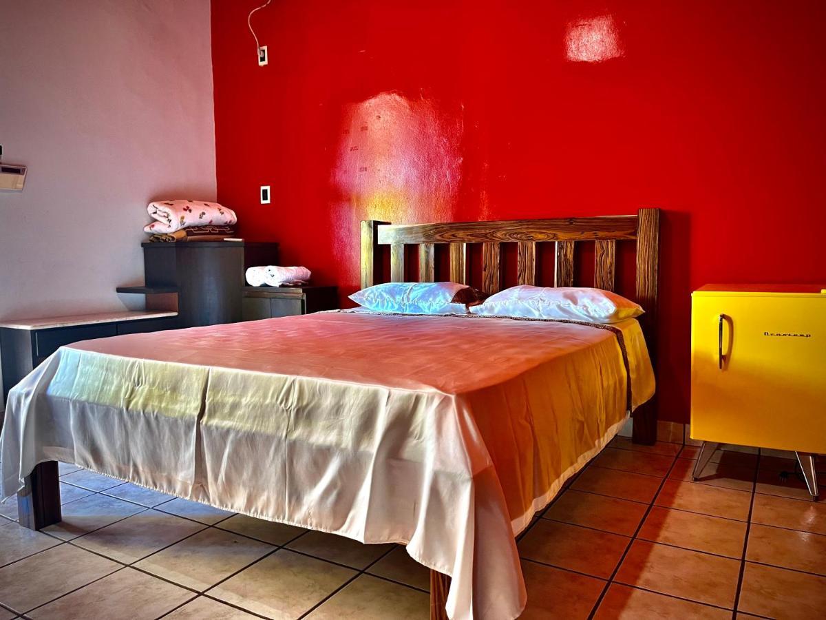 Dom Alberto Hostel Corumbá Exteriör bild
