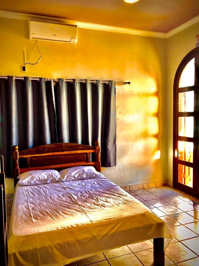 Dom Alberto Hostel Corumbá Exteriör bild